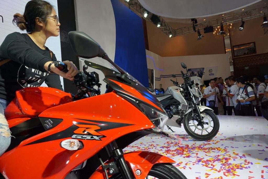 Bergaya Sporty dengan Motor Sport Suzuki Bergaya Sporty dengan Motor Sport Suzuki