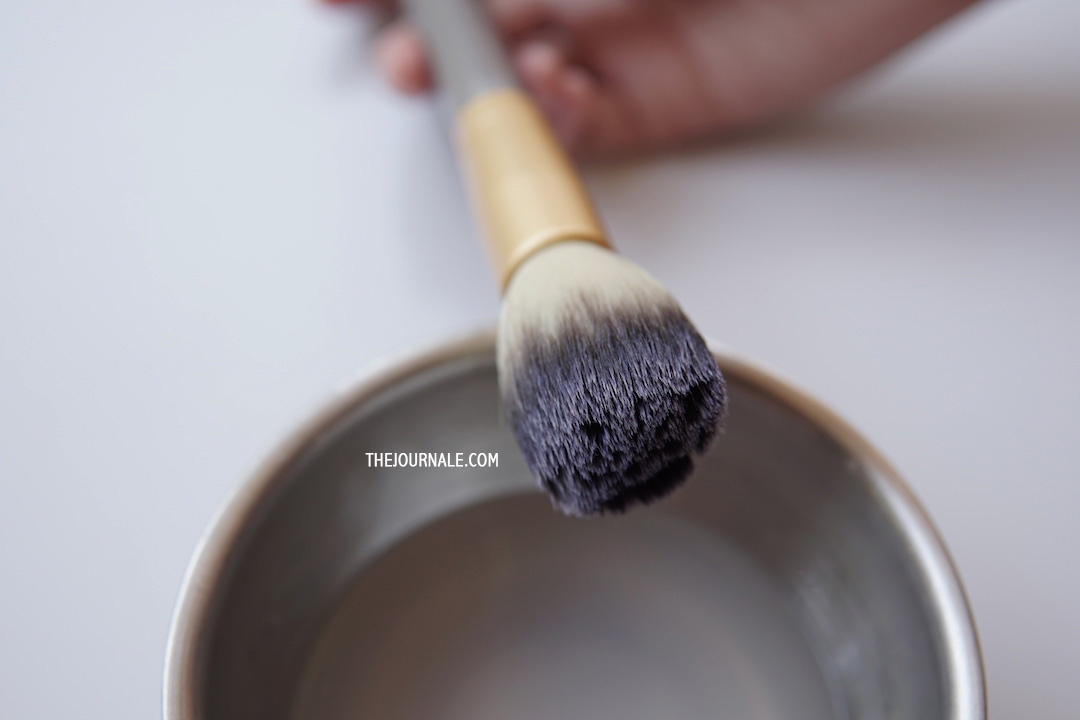 Cara Gampang Cuci Brush Make Up