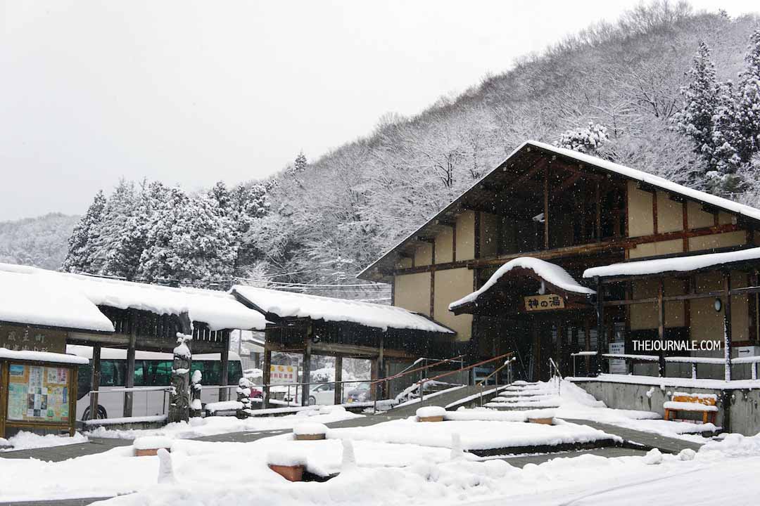 Liburan Impian: ke Jepang Bareng Suami Naik Business Class